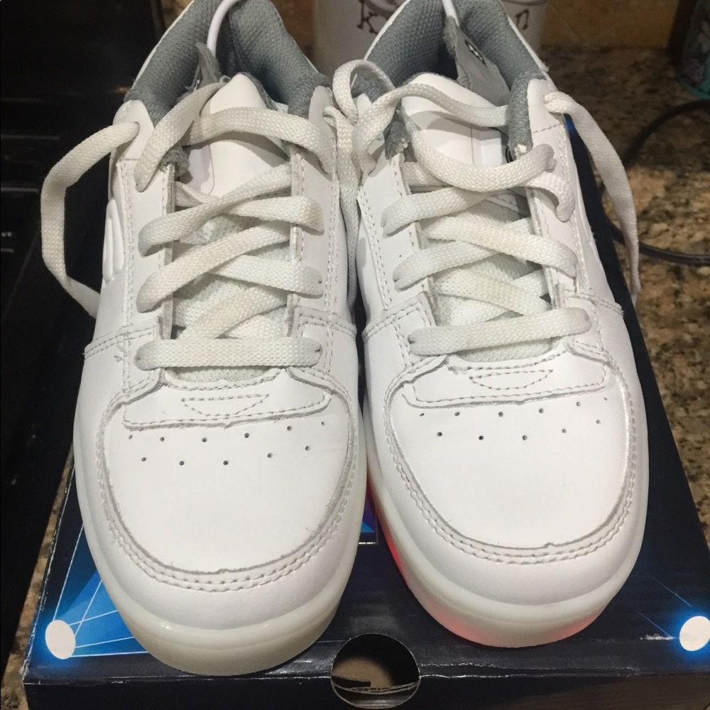 Boy’s light up sketchers